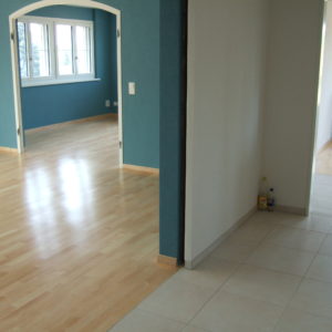 050_010_0992-300x300